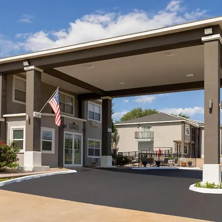 Days Inn by Wyndham Suites Fredericksburg